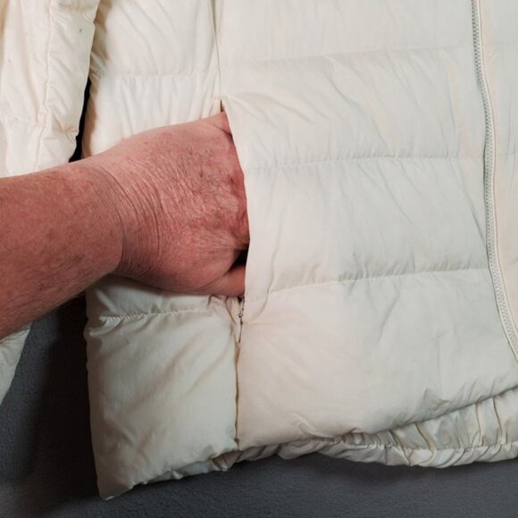 Uniqlo Ultra Light Down Puffer Jacket Womens M Cream Hooded Zip Up Gorp *READ* - Picture 6 of 13